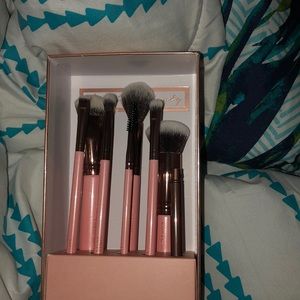 8 piece rose gold  brush set